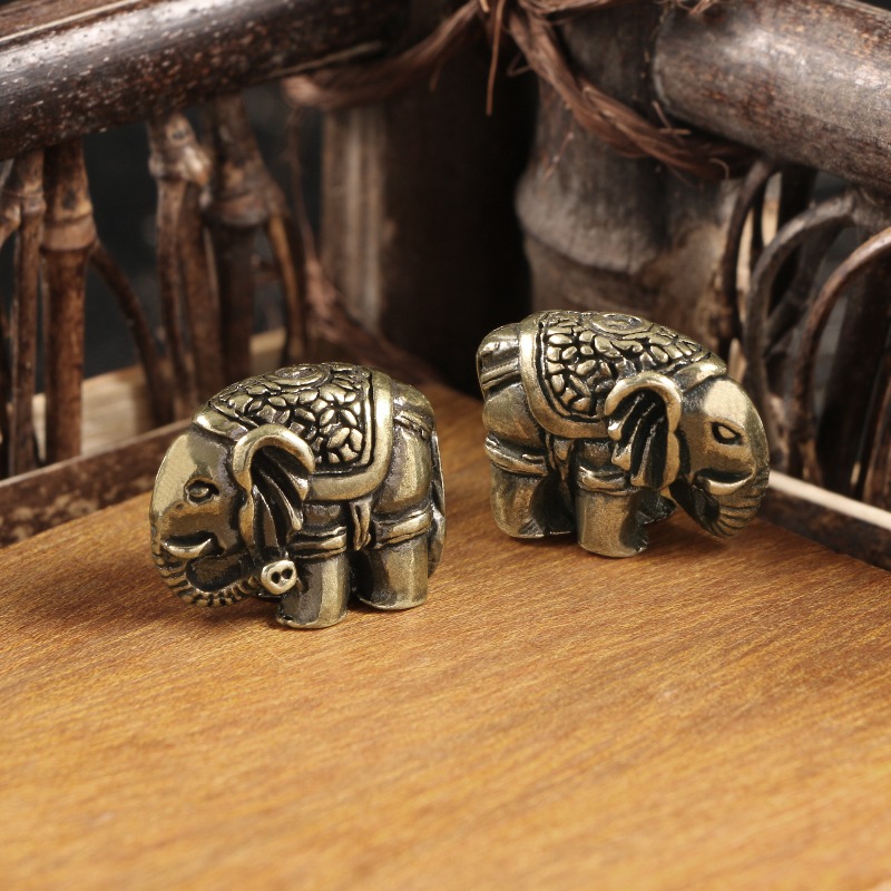 Adorno de pieza de mano tallad - Vintage Collectible Christmas Ornaments reseña y precio